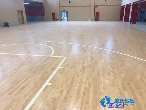 楓木一級(jí)籃球木地板,22厚雙層龍骨結(jié)構(gòu)運(yùn)動(dòng)木地板